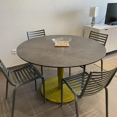 Royan, 2 Pièces, 4 Personnes - Fr-1-539-13 Royan